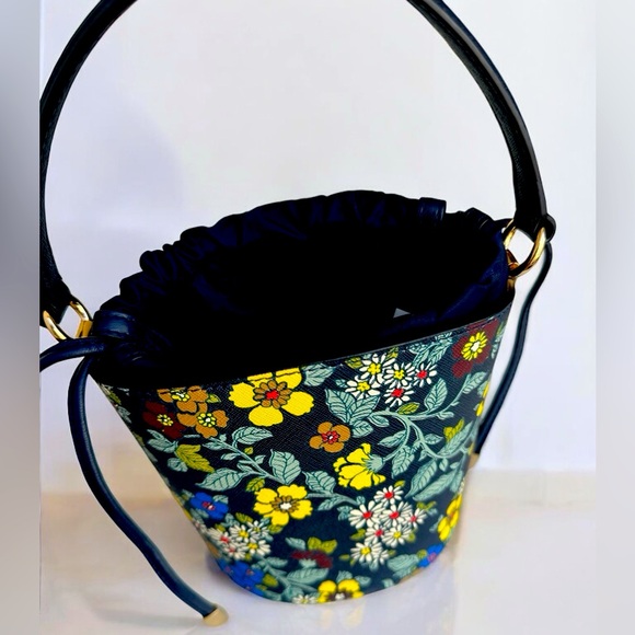 Tory Burch navy floral bucket bag - Picture 4 of 5